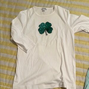 3/4 sleeve t shirt with sequin clover